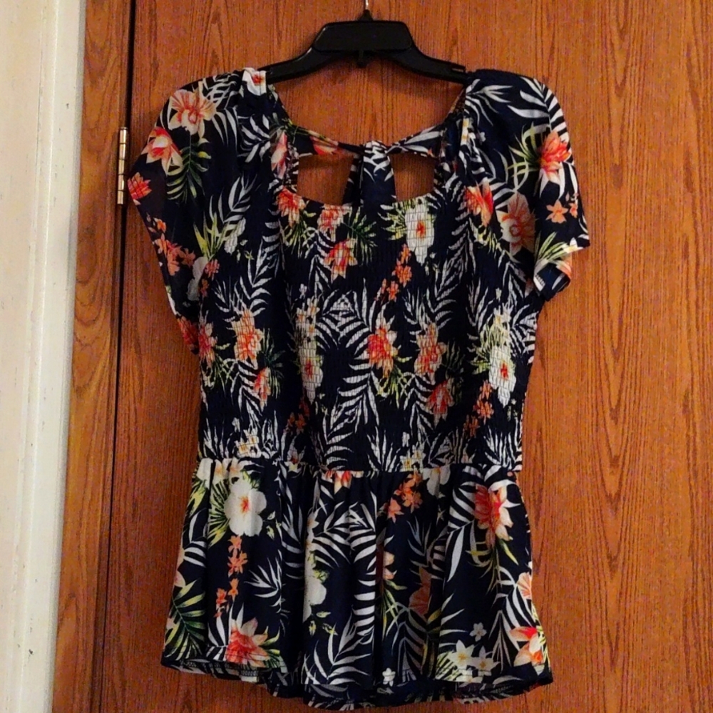 Women's navy/ floral top